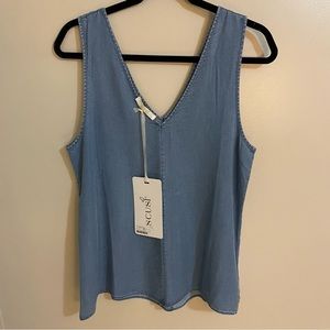 𝅺SCUSI 100% Lyocell V-Neck Denim Sleeveless Top.. Size M